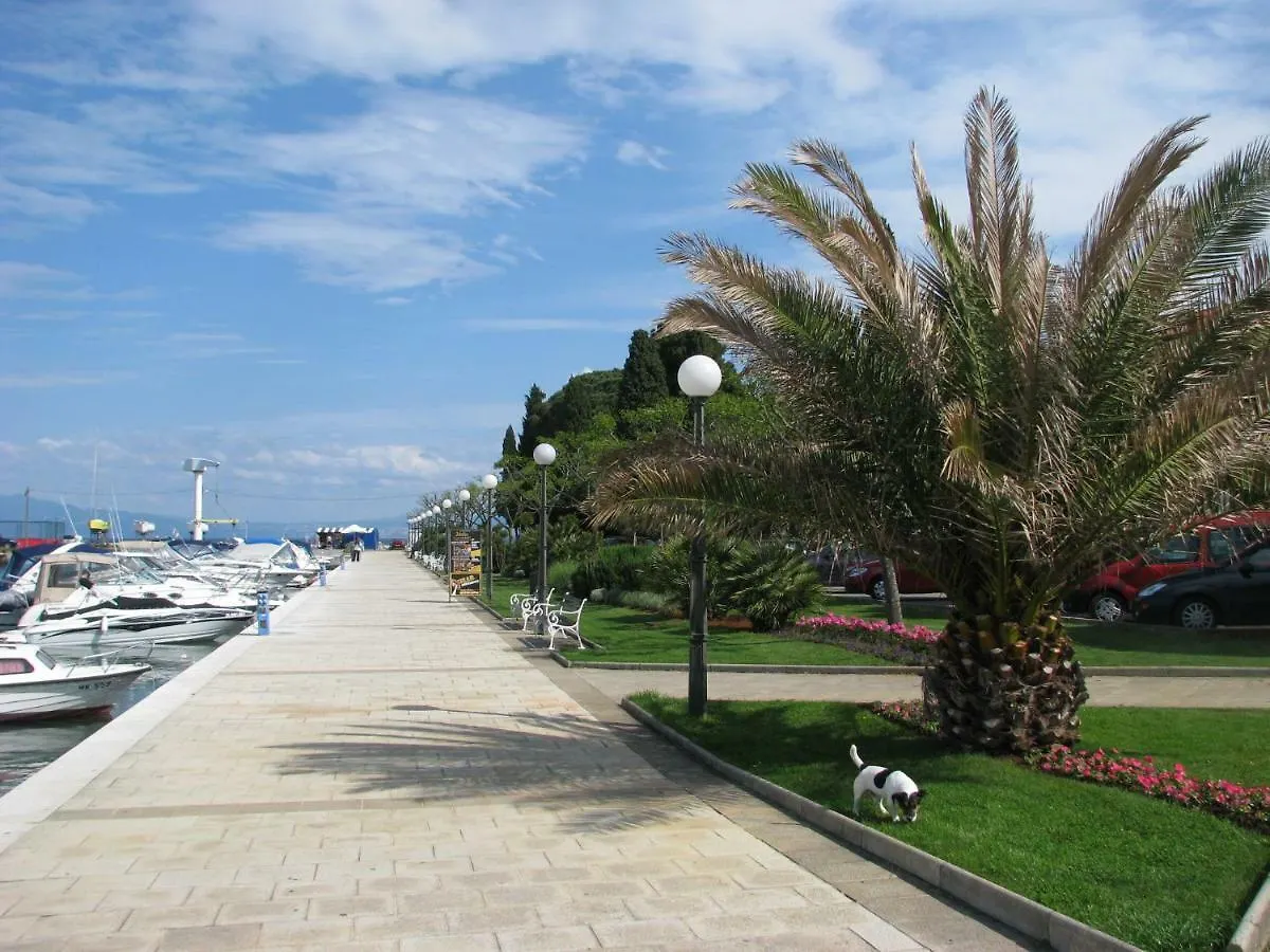 Holiday Home On Island Of Krk Malinska